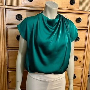 Women’s cupcakes and cashmere top Size Medium Excnt cond
